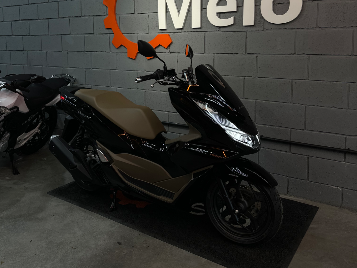 PCX 160 DLX 2026 PRETA - foto 2