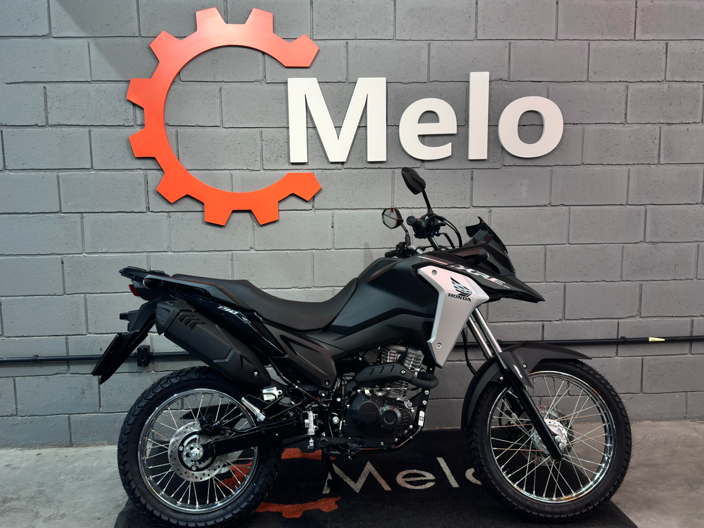 XRE 190 2026 PRETA