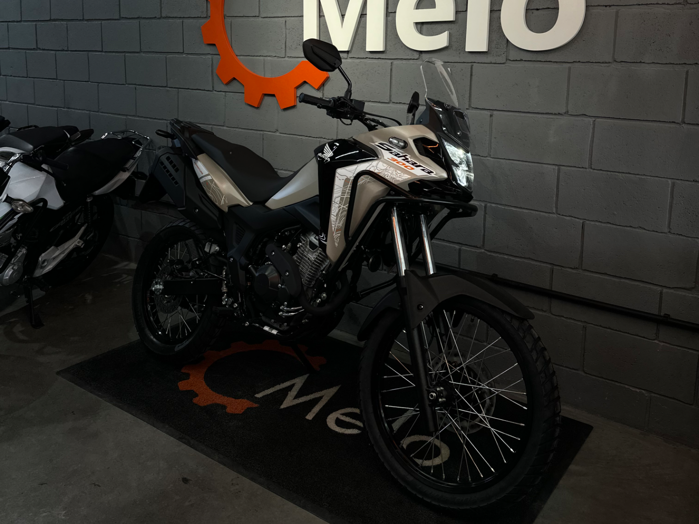 SAHARA 300 ADVENTURE 2026 BEGE - foto 2